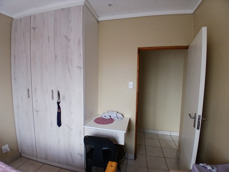 To Let 3 Bedroom Property for Rent in Hillside View Free State